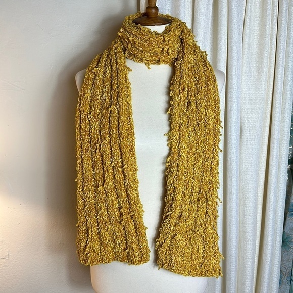 Yellow knit scarf - Picture 3 of 9